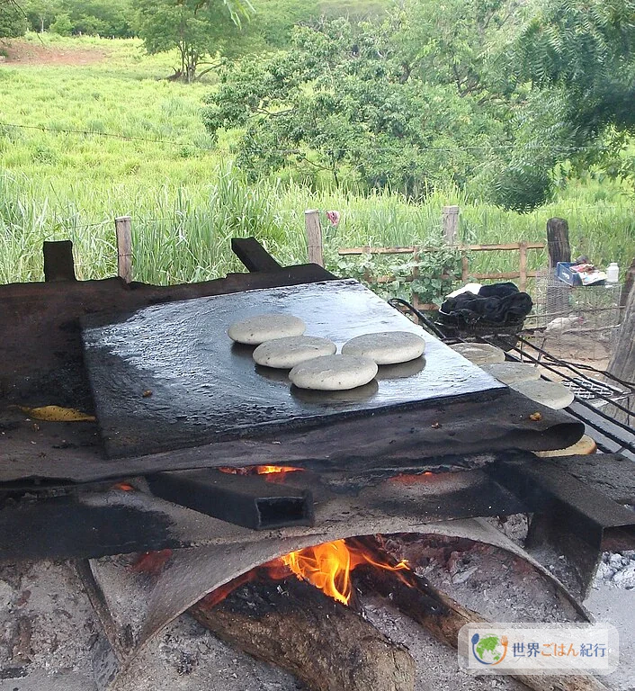 手順5: 中火で両面を焼く