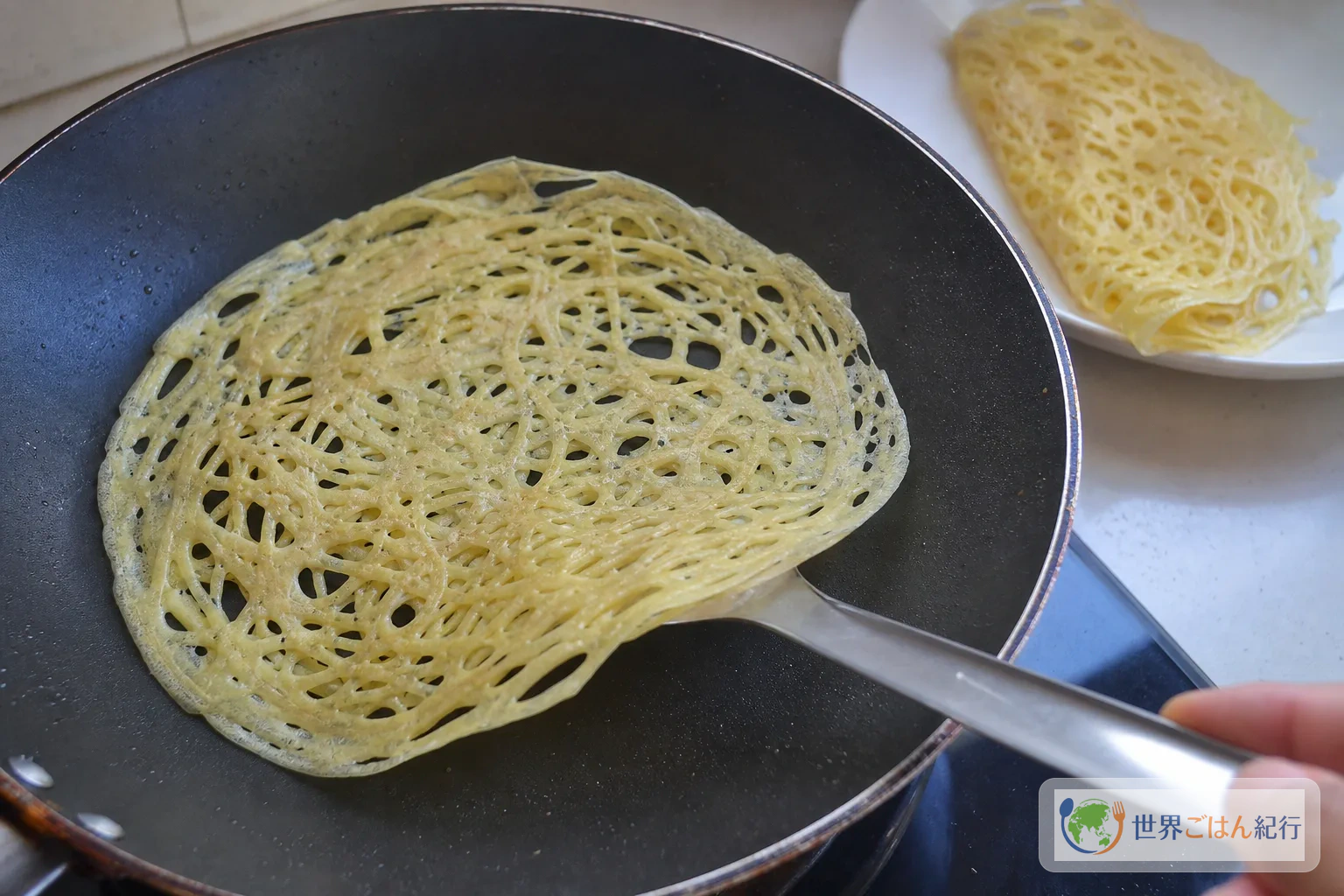 手順5: 片面だけ焼いて持ち上げる